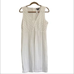 NWT ROZ & ALI White V-neck Lace Dress - Size 8